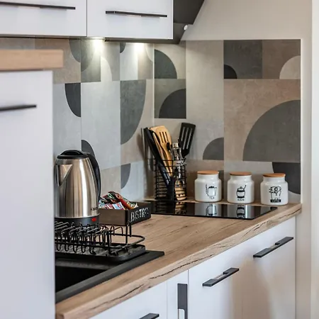 Apartament Lumari *