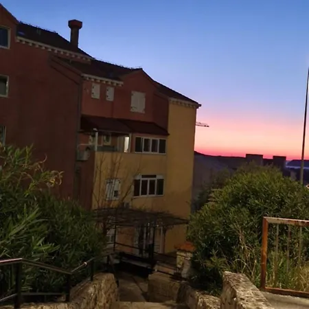 Apartman Lumari *